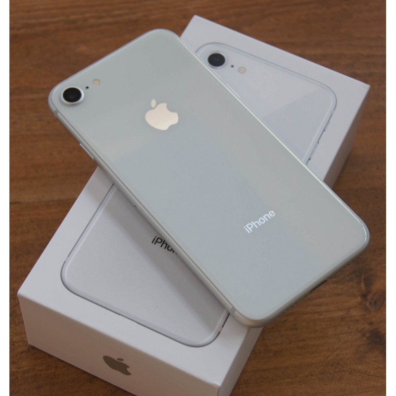 Used iPhone - iPhone 8 256GB silver (beg med 1 års garanti) (nytt batteri)